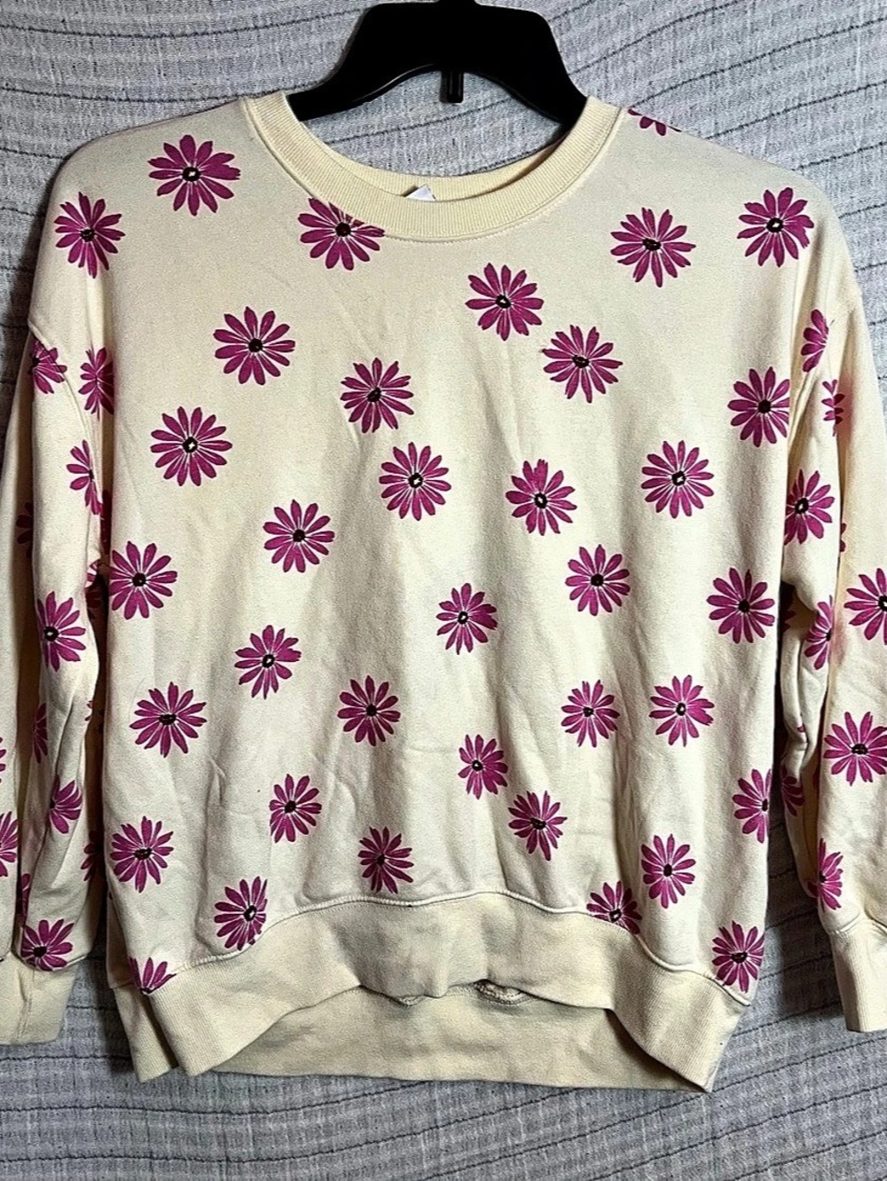 Old Navy SoComfy Oversized Crew-Neck Sweatshirt Floral Sweatshirt Cream & Pink